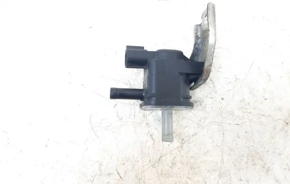 Toyota Prius (XW30) Vacuum valve 9091012276 1362007010