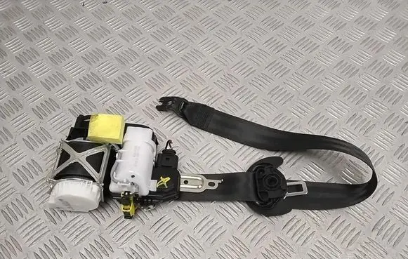 Volkswagen Golf VII Front seatbelt 5G4857705M