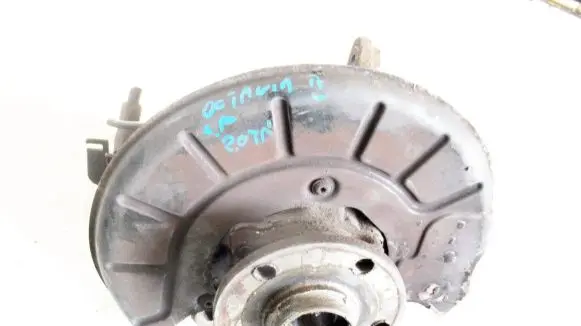 Skoda Octavia Mk2 (1Z) Front wheel hub spindle knuckle