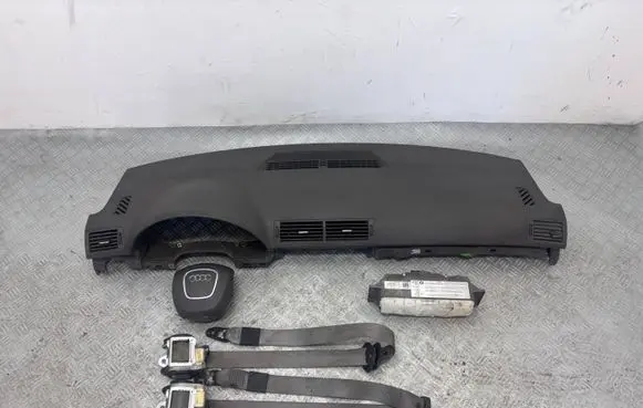 Audi A4 S4 B7 8E 8H Dashboard 