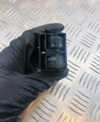 Volkswagen Touran I Headlight level height control switch 1T0941333B