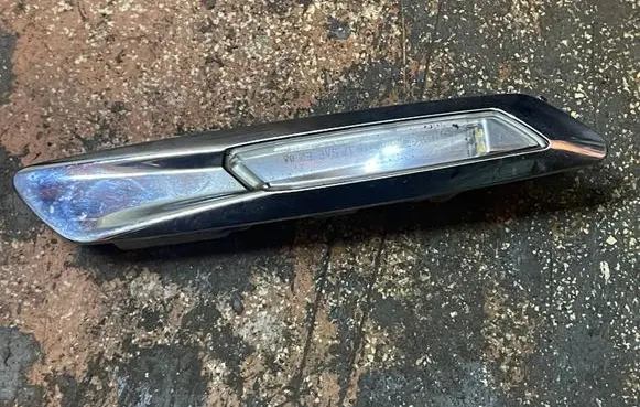 BMW 5 F10 F11 Front fender indicator light 7154167 7154169