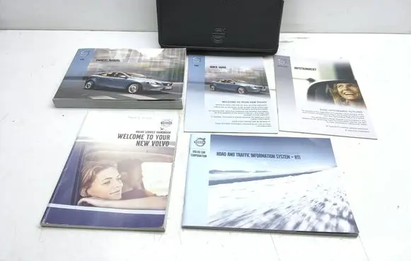 Volvo V40 Owners service history hand book