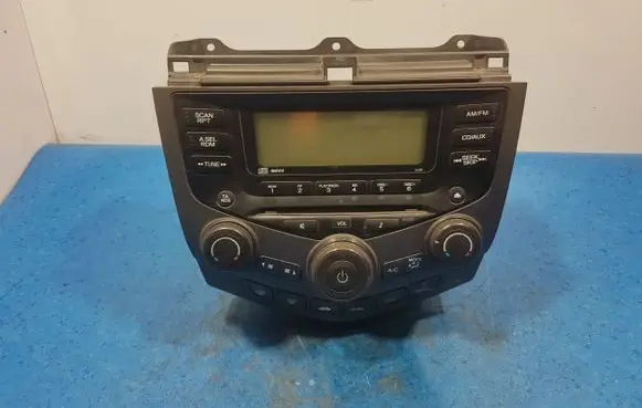 Honda Accord Radio/GPS head unit trim 39050-SEA-G110-M