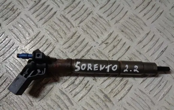 KIA Sorento Fuel injector 338002F000