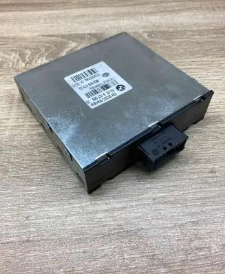 BMW 3 E90 E91 Voltage converter inverter 9127088 8ES00947920