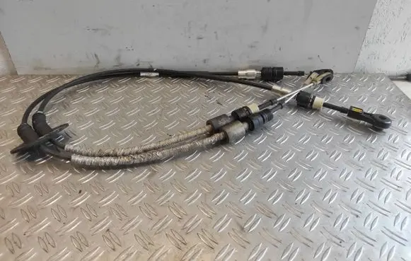 Volvo XC60 Gear shift cable linkage 31302107
