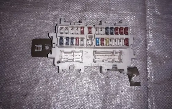 Nissan Altima Fuse module