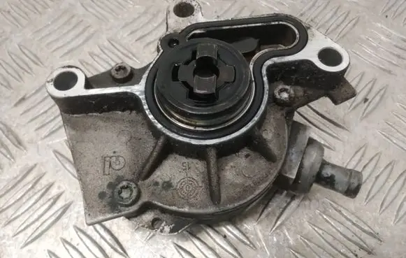 Skoda Fabia Mk1 (6Y) Vacuum pump 038145101B