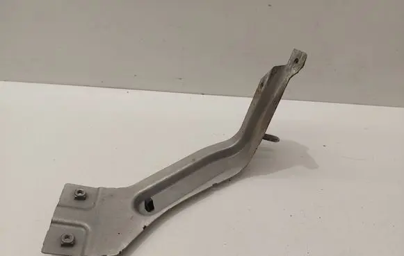Volkswagen Touran II Fender mounting bracket 1T0821135C
