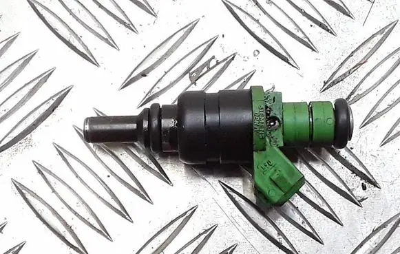 Mercedes-Benz E W211 Fuel injector 2710780549