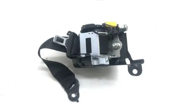 Mercedes-Benz C W204 Rear seatbelt A2046301831