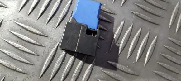 Nissan X-Trail T30 Other relay 2523079944