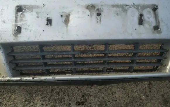 Volvo V50 Front bumper lower grill