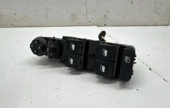 Opel Crossland X Electric window control switch 96788281