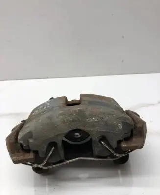 Volkswagen PASSAT B6 Front brake caliper