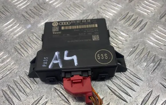 Audi A4 S4 B8 8K Gateway control module 8T0907468AB
