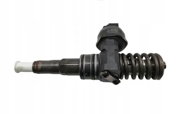 Volkswagen Polo IV 9N3 Fuel injector 