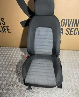 Volkswagen PASSAT B7 Front driver seat 