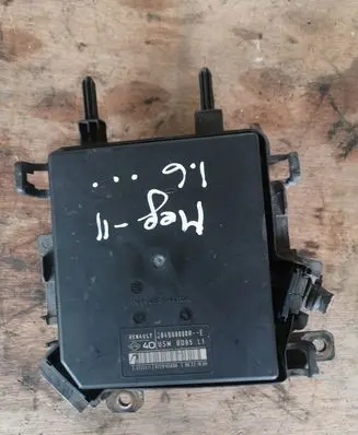 Renault Megane III Fuse module 284B60008R