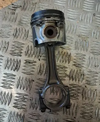 Ford Galaxy Piston 045