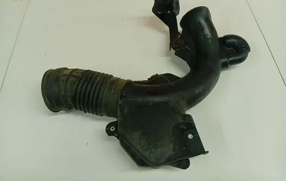 Honda FR-V Air intake hose/pipe