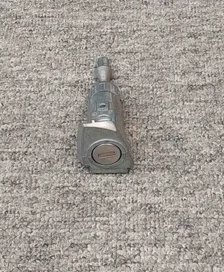 Volkswagen Golf VII Front door lock (next to the handle) 5G0837167 5G0837168