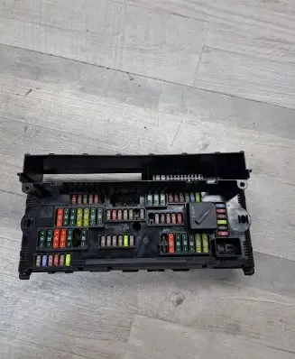 BMW 5 F10 F11 Fuse module 9252815 04577249 317033442