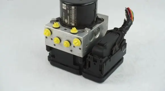 Nissan Navara D40 ABS Pump 476605X21A 10021204914 10092633903