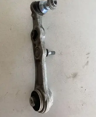 Mercedes-Benz C W205 Front lower control arm/wishbone 374352 20514
