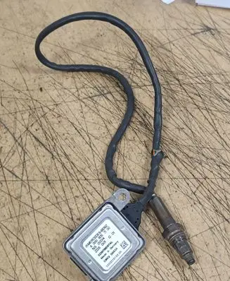 Mercedes-Benz S W221 Lambda probe sensor A0009057100