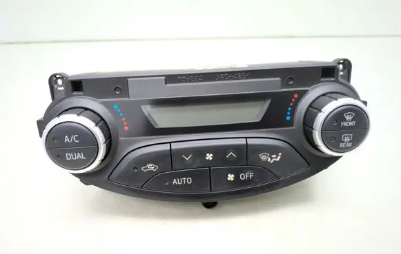 Toyota Yaris XP210 Climate control unit 559000D820