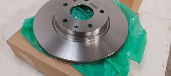 Land Rover Freelander 2 - LR2 Front brake disc SDB101070 R81UA 1330634