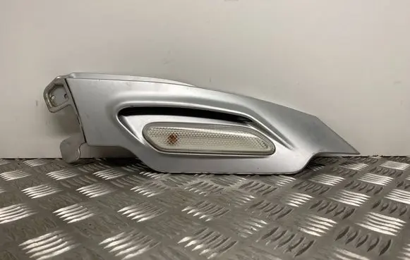 Mini Cooper Countryman R60 Front fender indicator light 9802607