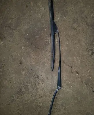 BMW 3 E36 Windshield/front glass wiper blade 61618357209
