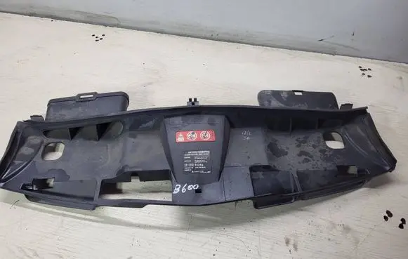 Mercedes-Benz C W204 Radiator trim A2048174920 R134A A0019890803