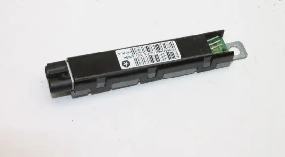 Chrysler 300C Aerial antenna amplifier P05064786AB