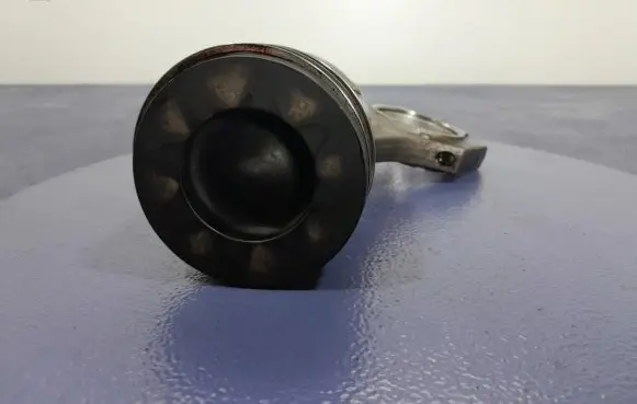 Piston