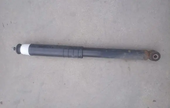 Renault Captur Rear shock absorber/damper 562107338R