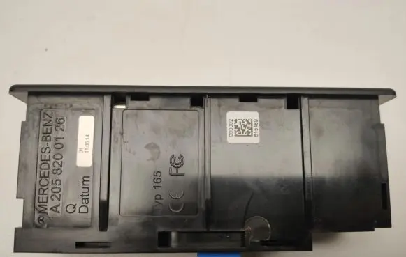 Mercedes-Benz C W205 USB socket connector A2058200126