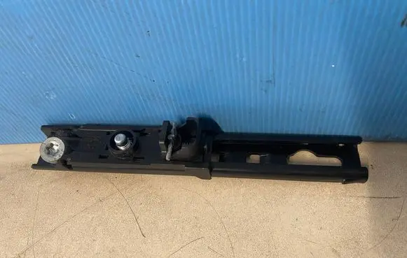 Citroen C4 I Picasso Seat belt adjustment rail 9672727080