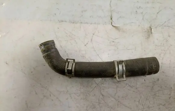 Suzuki Grand Vitara II Engine coolant pipe/hose