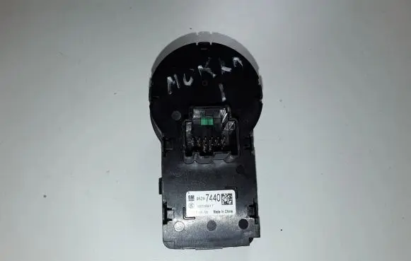 Opel Mokka Light switch 10026917