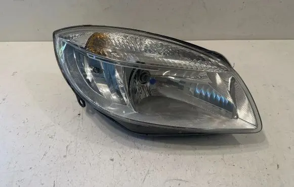 Skoda Fabia Mk2 (5J) Headlight/headlamp