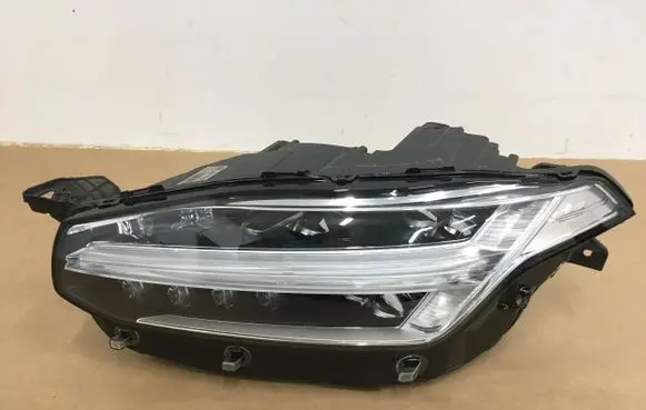Volvo XC90 Headlight/headlamp 31656994 89910589 9754TDG
