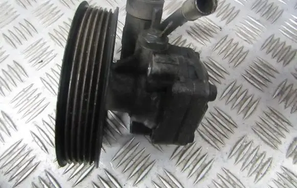 Mazda 3 I Power steering pump 4602858