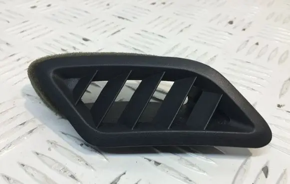 Nissan Qashqai Dashboard side air vent grill/cover trim 68740JD