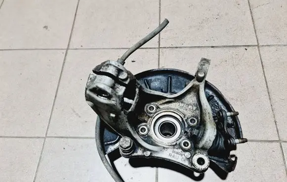 Volkswagen PASSAT B6 Front wheel hub 3C0407259F