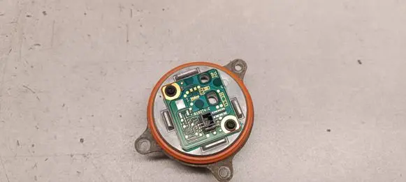 Renault Talisman LED ballast control module 90047508 M300SW57
