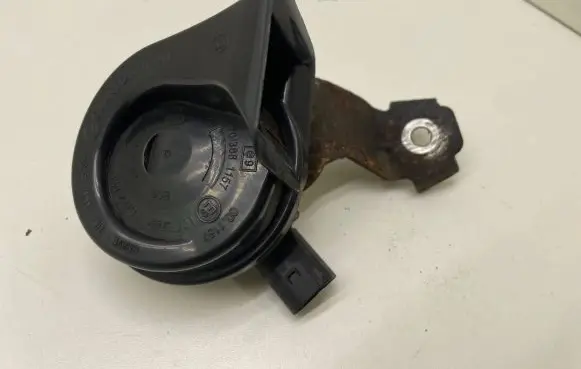 Skoda Octavia Mk2 (1Z) Horn signal A046466